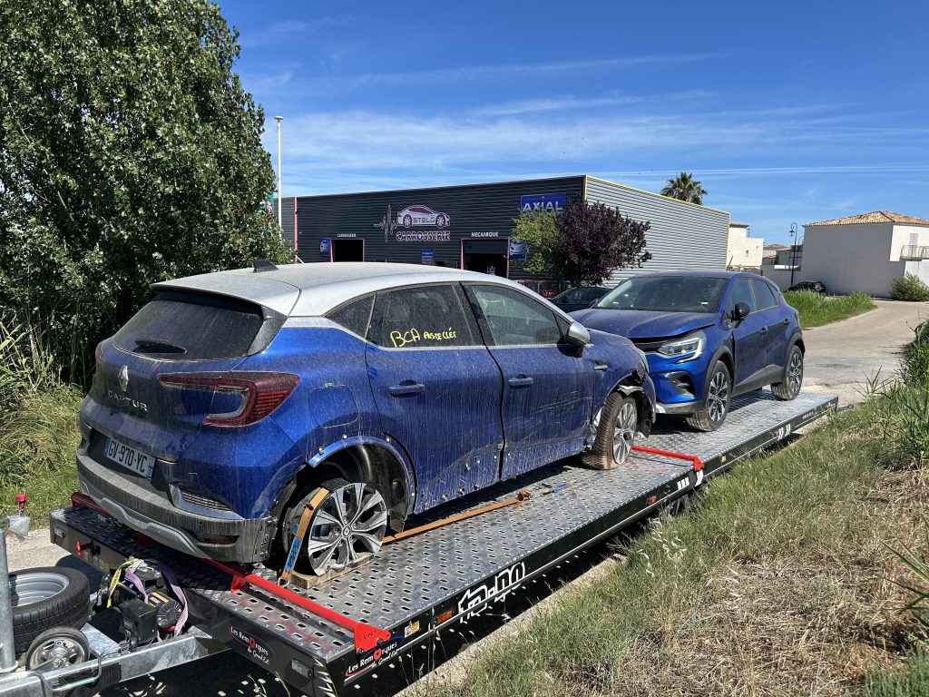 voiture particulier accidentée