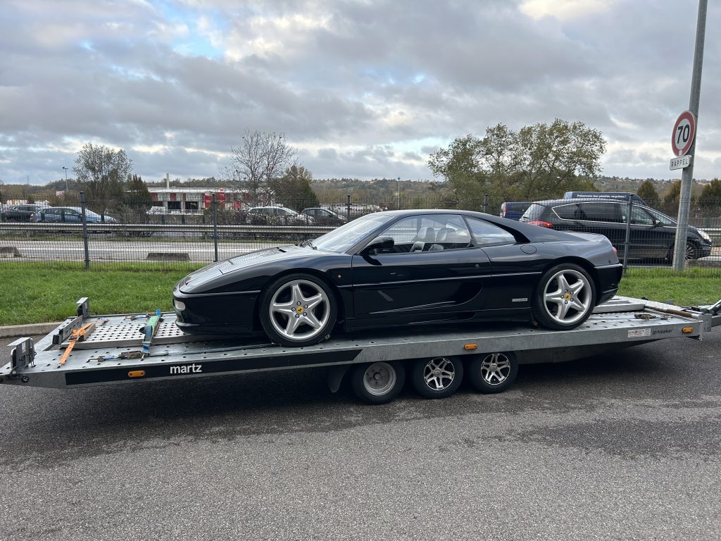transport voiture de luxe
